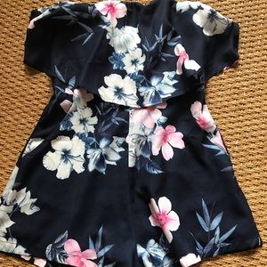 Adorable floral romper US 4